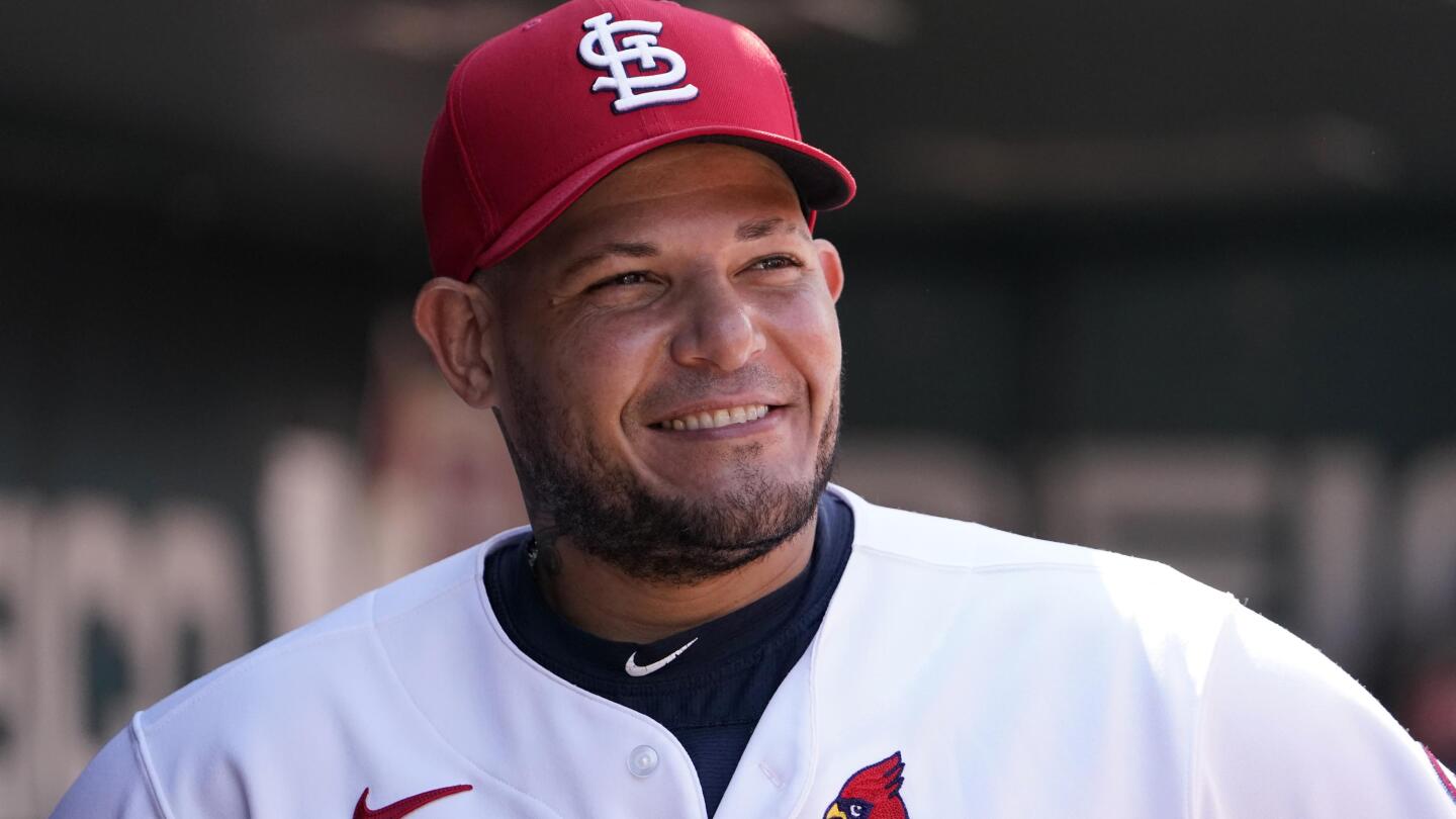 Yadier Molina makes unique MLB history to join Yogi Berra