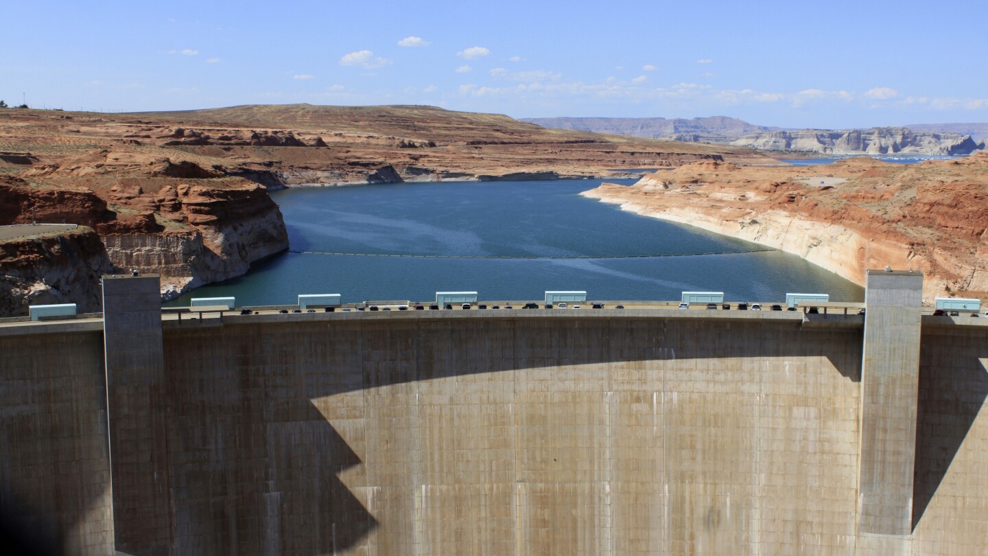 Водопроводният проблем в язовир Glen Canyon носи нова заплаха за системата на река Колорадо