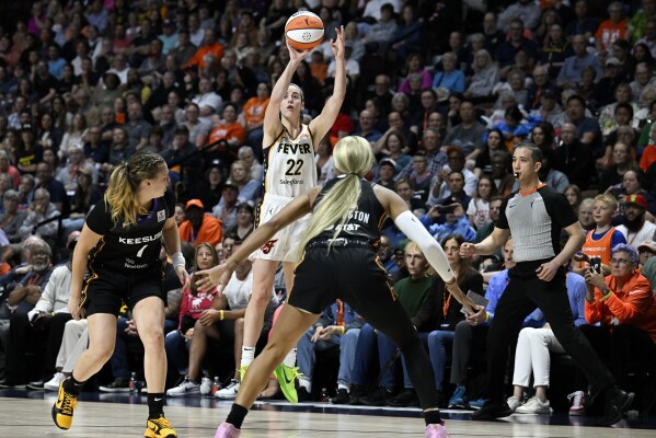 Sự ra mắt của Caitlin Clark tại WNBA giúp ESPN lập kỷ lục về lượng người xem | AP News