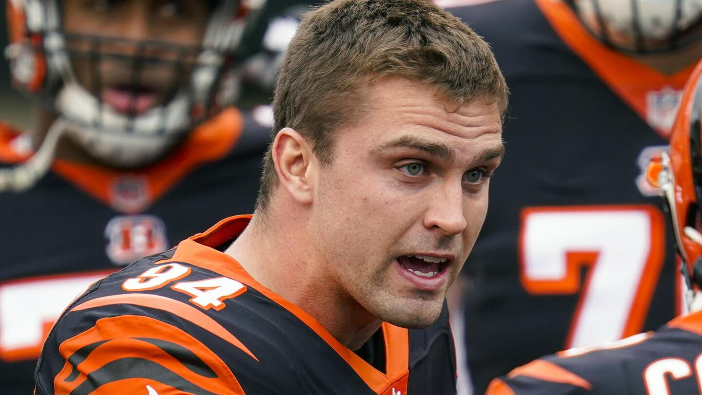 Bengals give DE Sam Hubbard 4-year contract extension