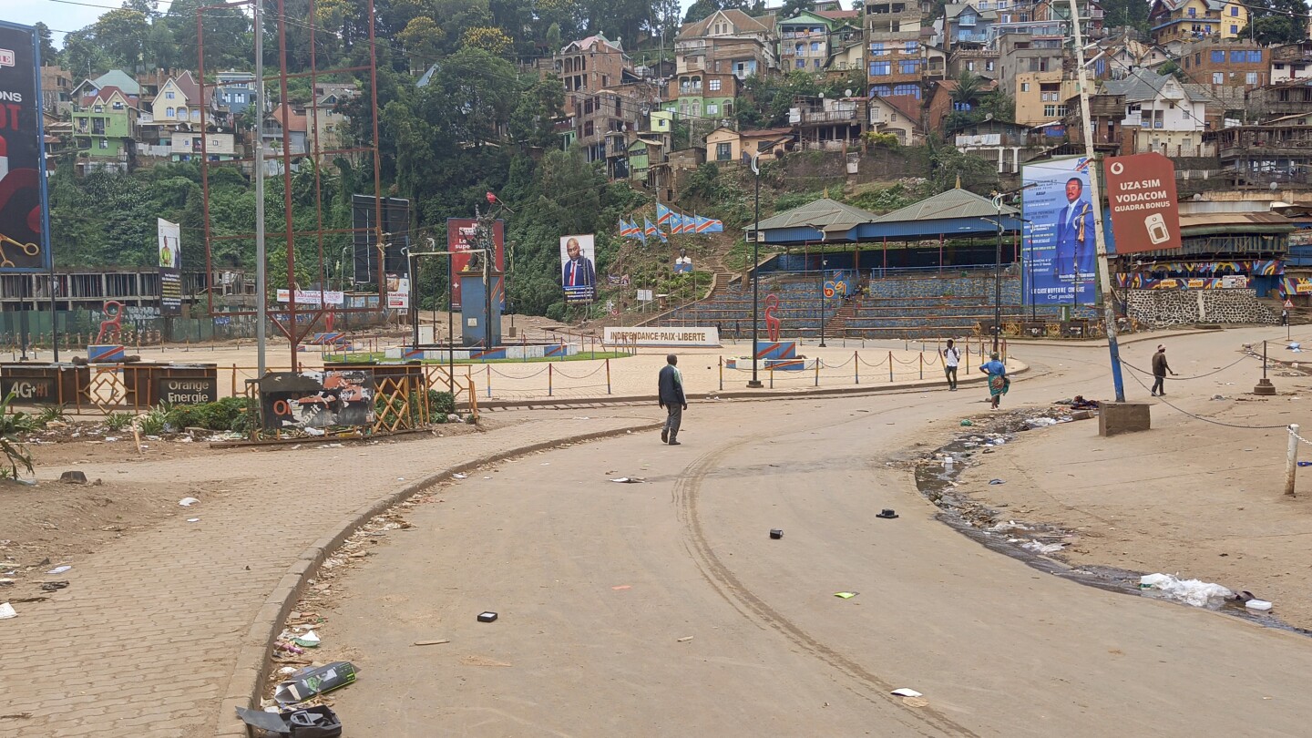 Rwanda-backed rebels advance in eastern Congo as residents flee by the thousands