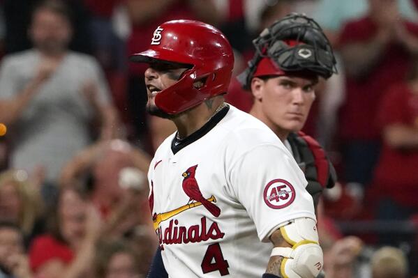 Molina home run leads Cardinals over Reds 1-0