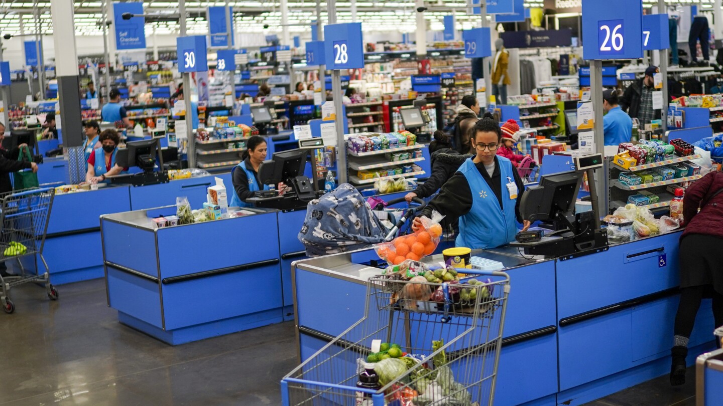 Grandes varejistas estão oferecendo ofertas de verão para atrair compradores alimentados pela inflação