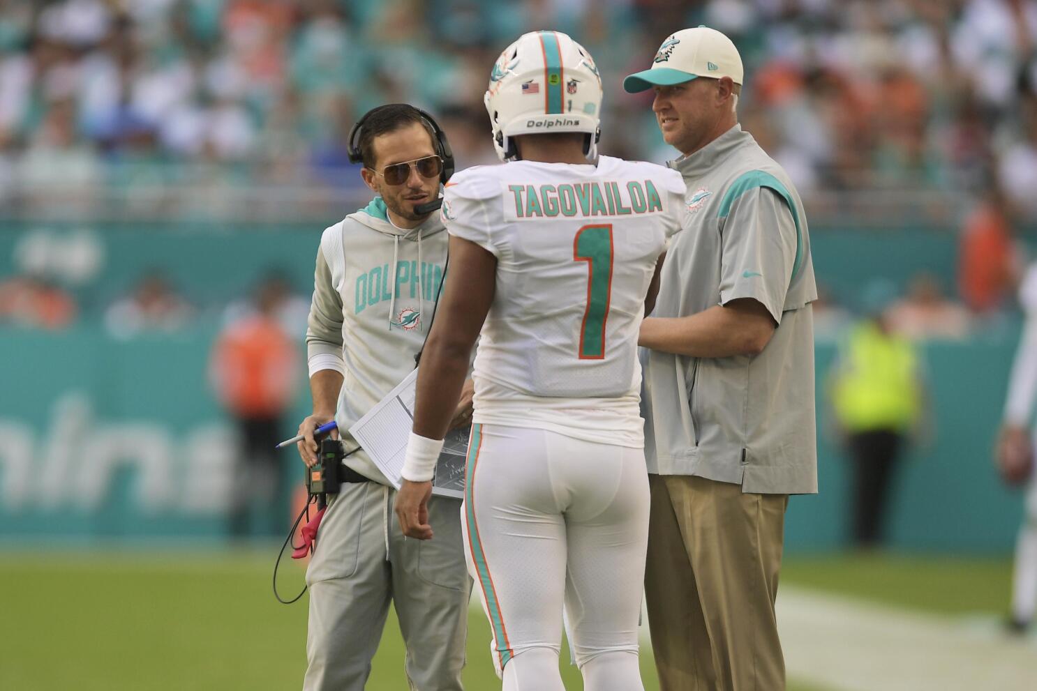 McDaniel leads streaking Dolphins against his former 49ers