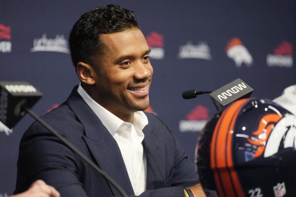 Broncos agree to terms with QB Russell Wilson on five-year