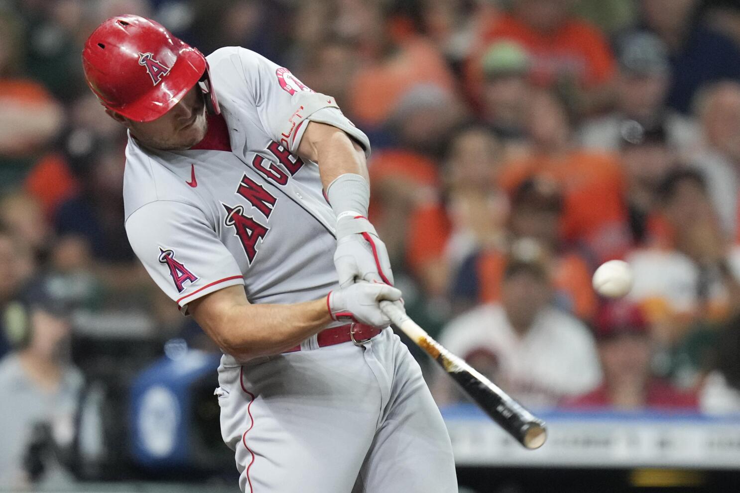 Mike Trout considered day to day, out of starting lineup for Angels vs.  Astros