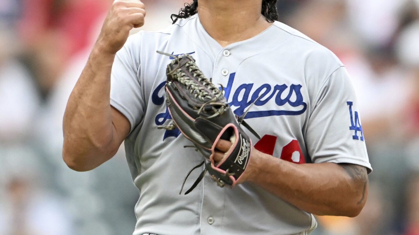 Brusdar Graterol reunites with his mom and helps pitch Dodgers to victory