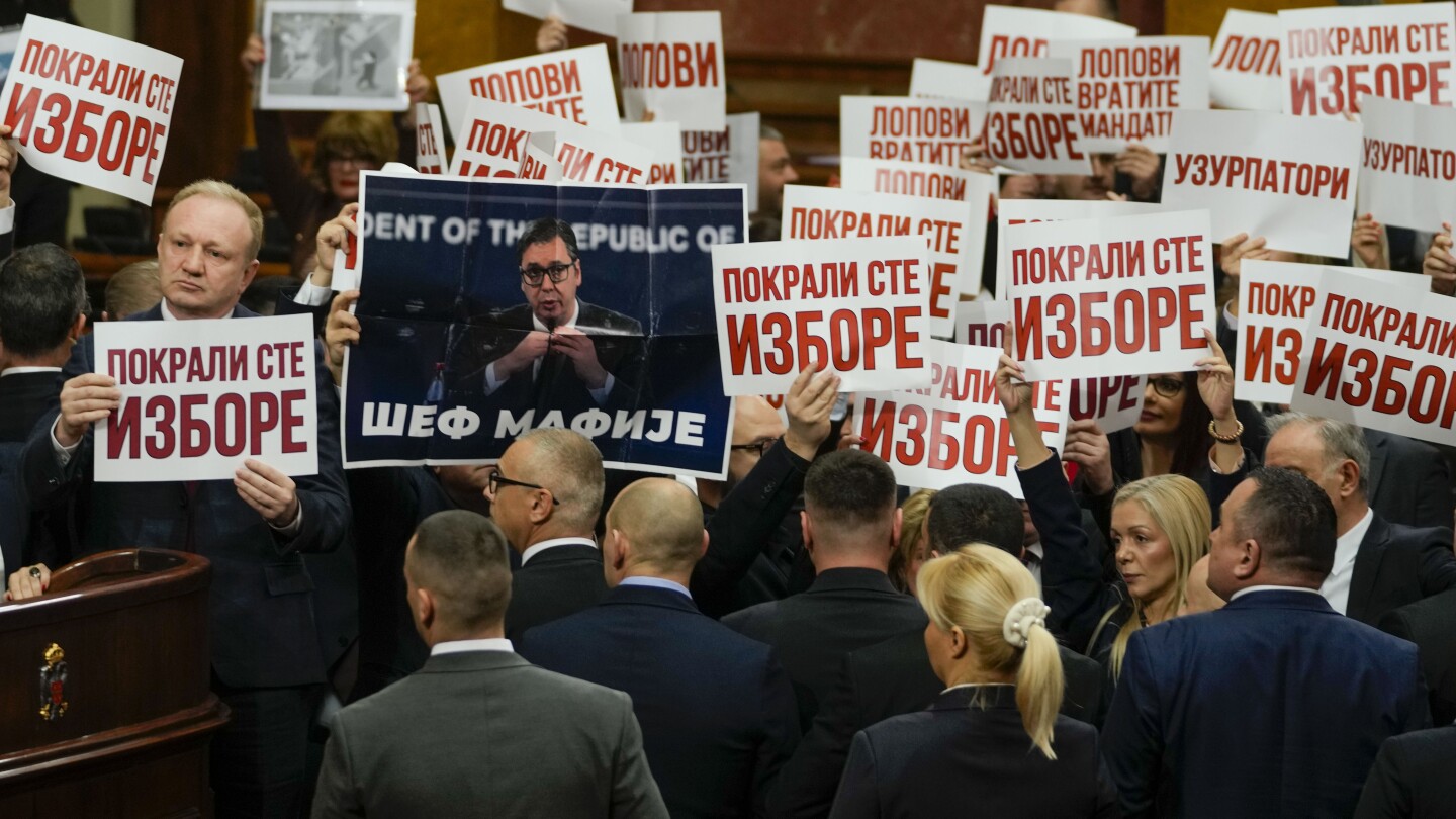 БЕЛГРАД Сърбия АП — Народното събрание на Сърбия проведе напрегната