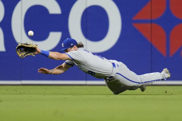 Perez has 2-run double in Kansas City's 5-run 2nd, Royals beat Padres 5-4