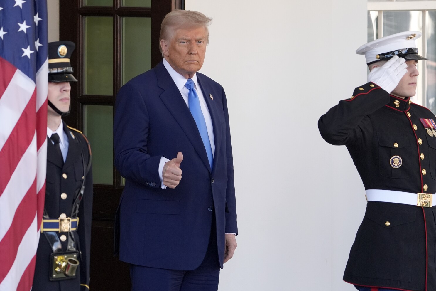 Juez rechaza restablecer el acceso de la AP a la Casa Blanca, pero insta al  gobierno a reconsiderar | AP News