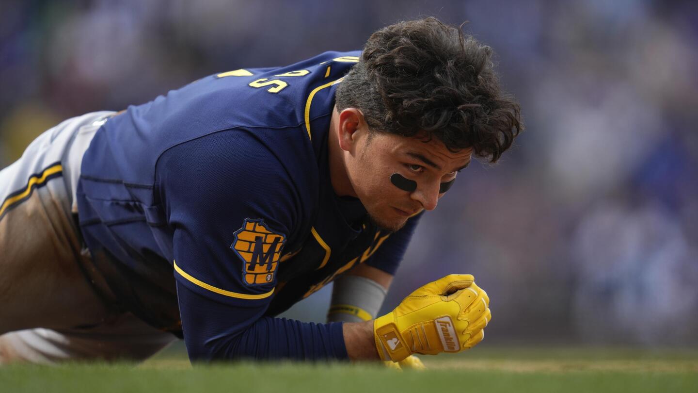 Brewers' Luis Urías out 6 to 8 weeks with hamstring strain