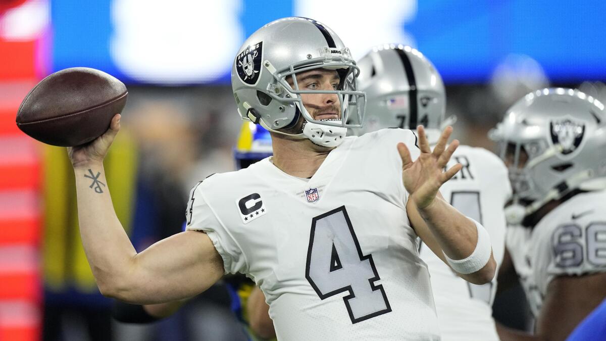 Raiders News: Waller all-in on Rodgers, Derek Carr to New Orleans?