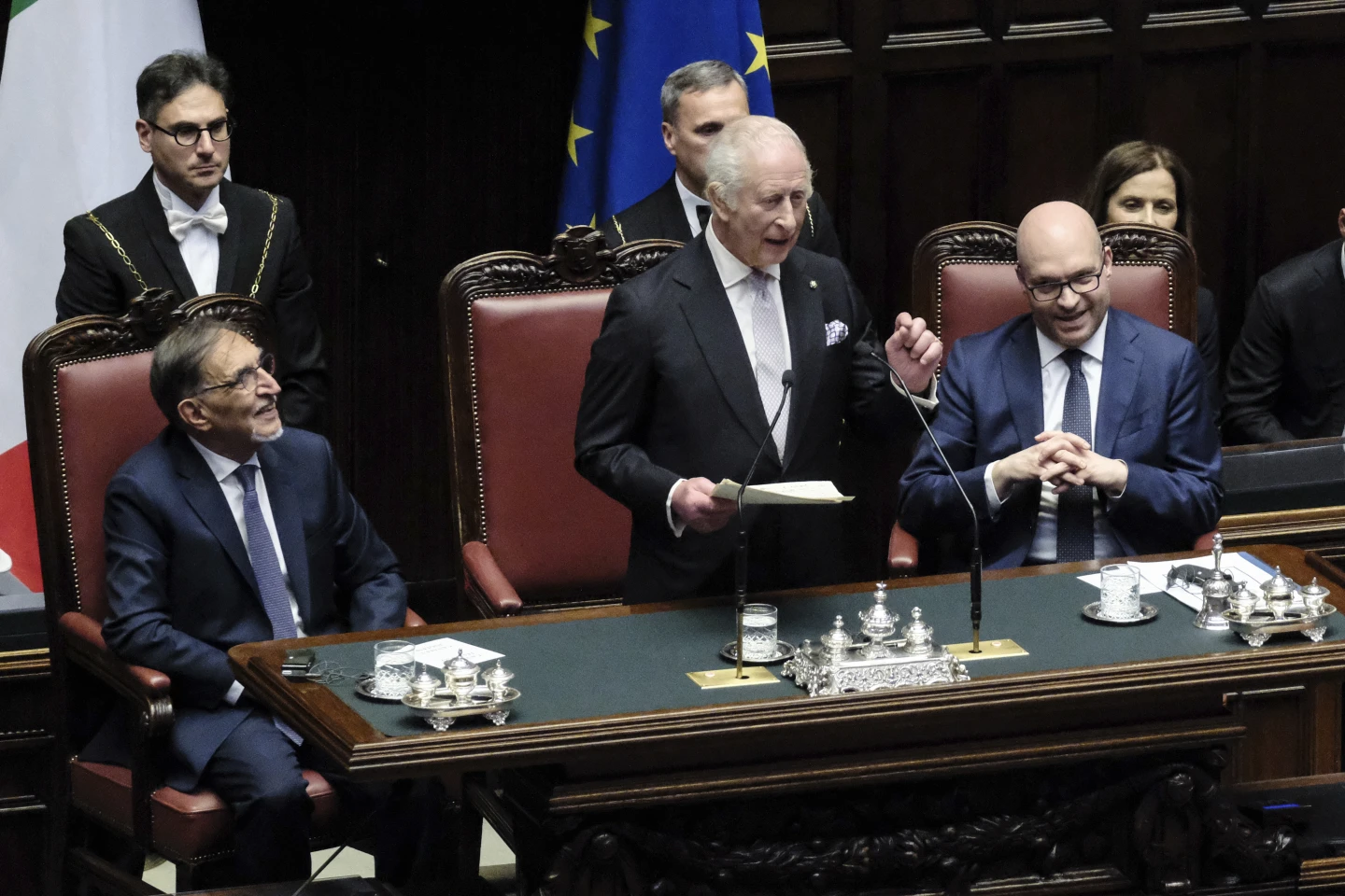 El Rey Carlos III se dirige al Parlamento italiano