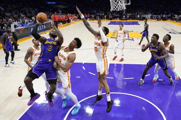 Lakers rout Wizards for 10th straight victory