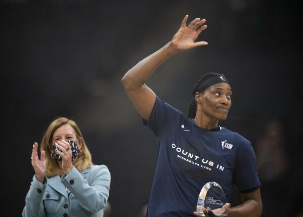 Sylvia Fowles emotional after last regular season home game in the