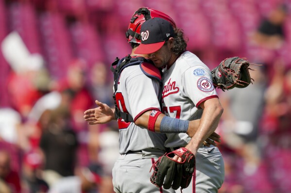 Phillies splash past Nationals, 8-1, in rain-shortened game; magic