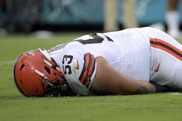 Browns lose starting center Harris for season, placed on IR