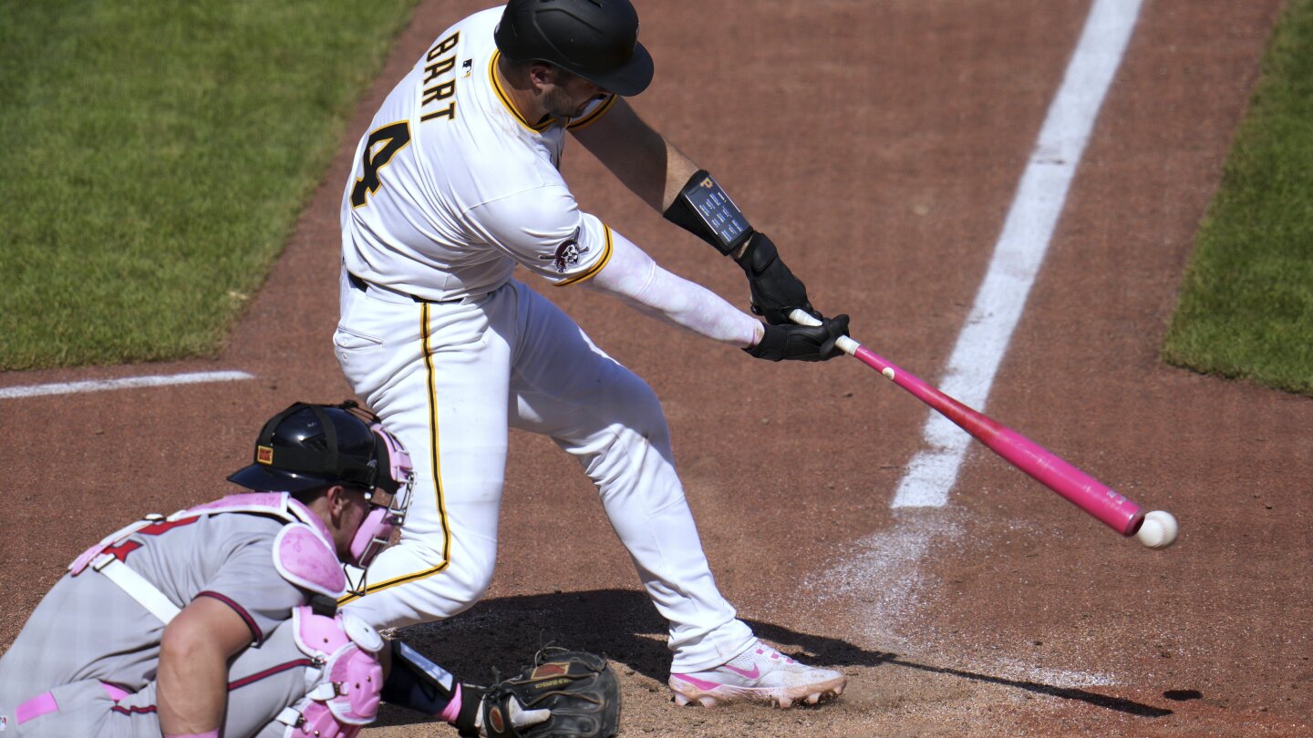 Joey Bart's hard ground ball in the bottom of the ninth inning gives Pirates a 4-3 win over Braves