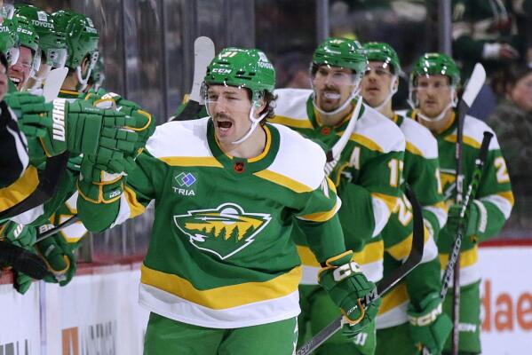 Photo: Penguins Sidney Crosby in Green Jersey on St. Patrick's Day