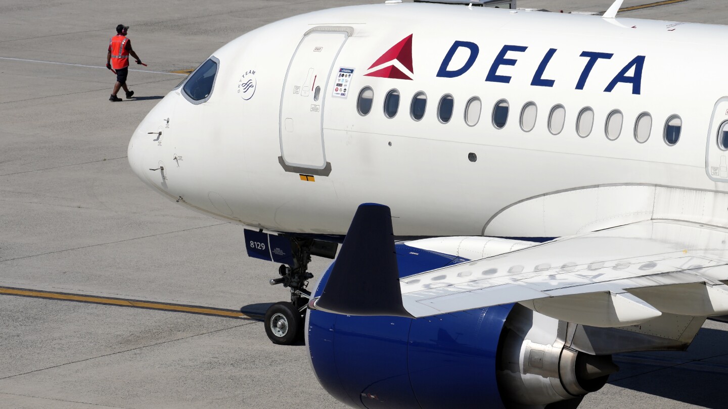Delta Air Lines disse que os cancelamentos de voos continuam enquanto tenta restaurar as operações após uma interrupção tecnológica