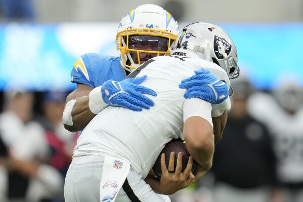 Khalil Mack sets the Chargers' sack record with 6 against the
