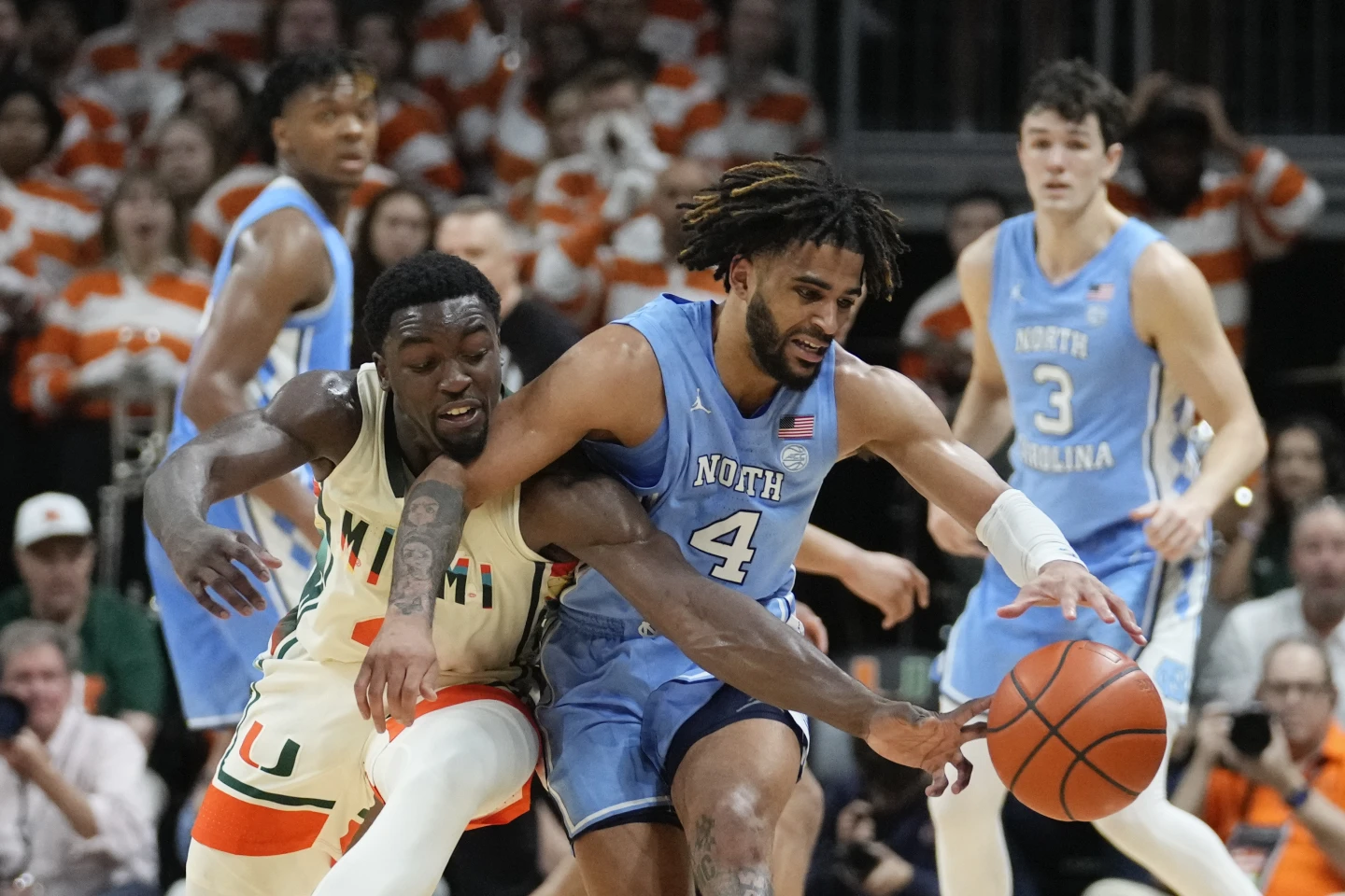 R.J. Davis’ 25 points leads No. 3 North Carolina to 75-72 win over Miami