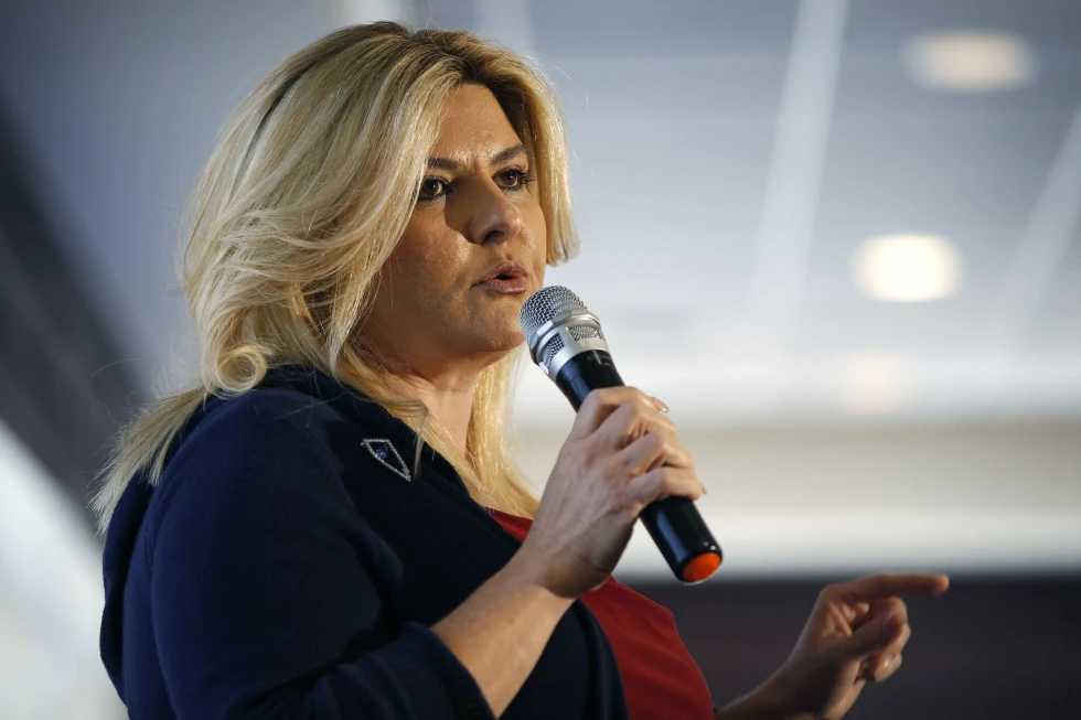 Trump pardons Nevada politician who paid for cosmetic surgery with funds to honor a slain officer (apnews.com)