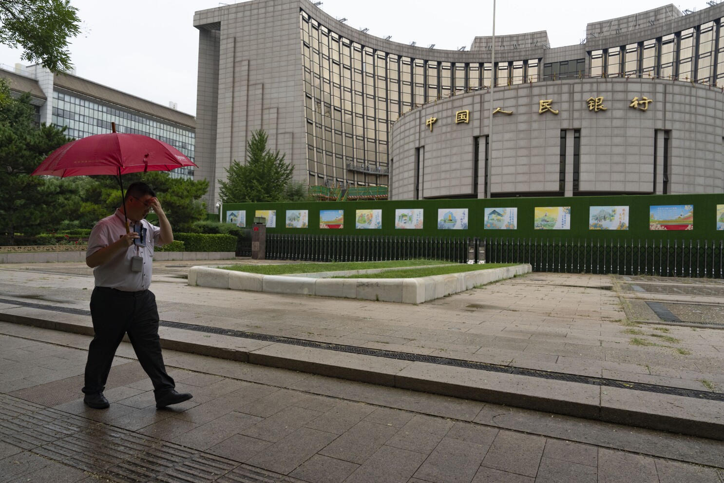 China rolls out more stimulus and agrees to trade talks with the US as tariffs hit economy