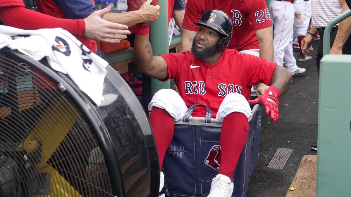 The Twins Walk it off in the 17th inning and Alex Cora gets mad, a