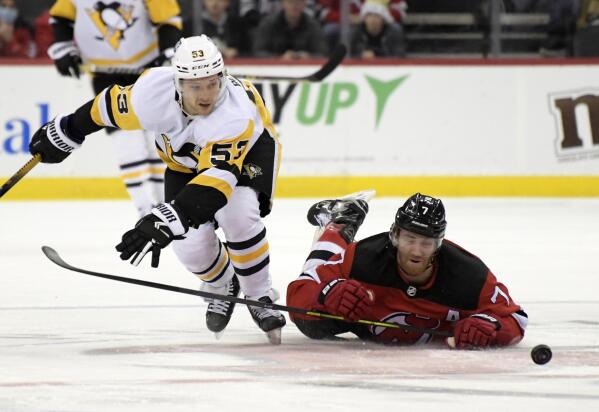 Penguins beat Devils 3-2 for 7th straight victory