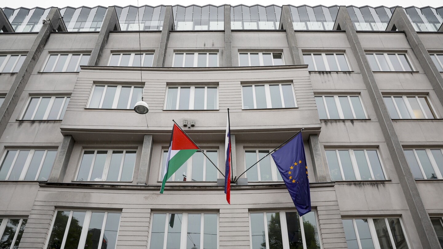 Словенската опозиция настоява за референдум за признаването на палестинската държава, може да отложи гласуването в парламента