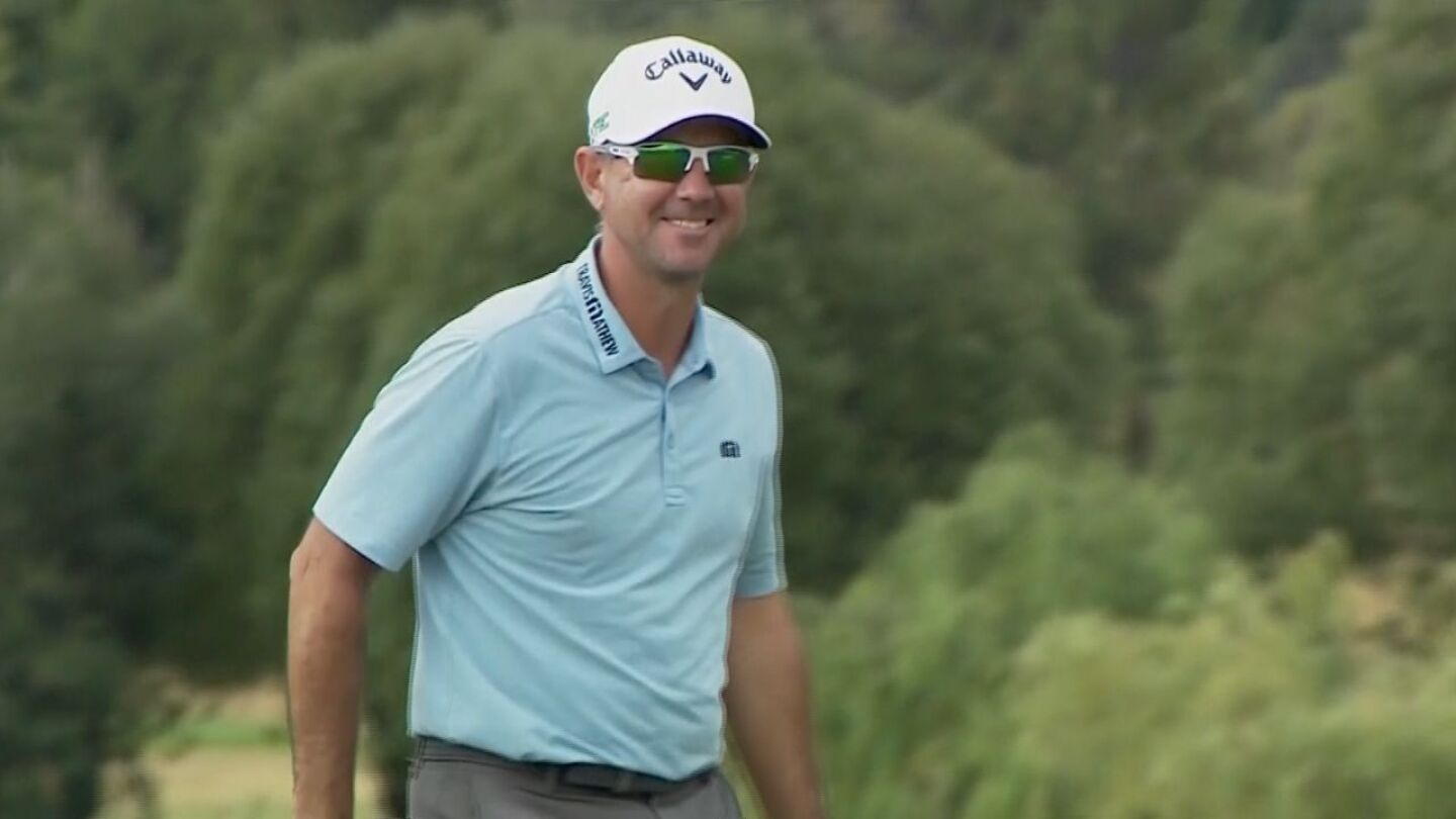 Australian cricket legend Ricky Ponting shows his golfing skills