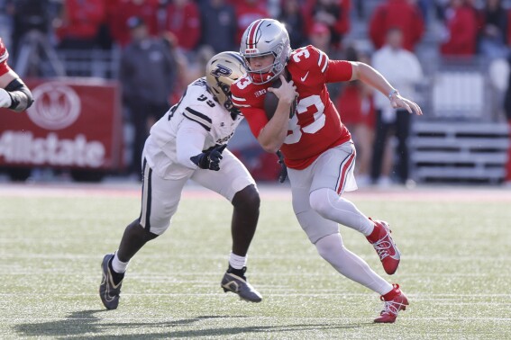 Ohio State backup QB Devin Brown enters transfer portal but will stay with the team for playoffs