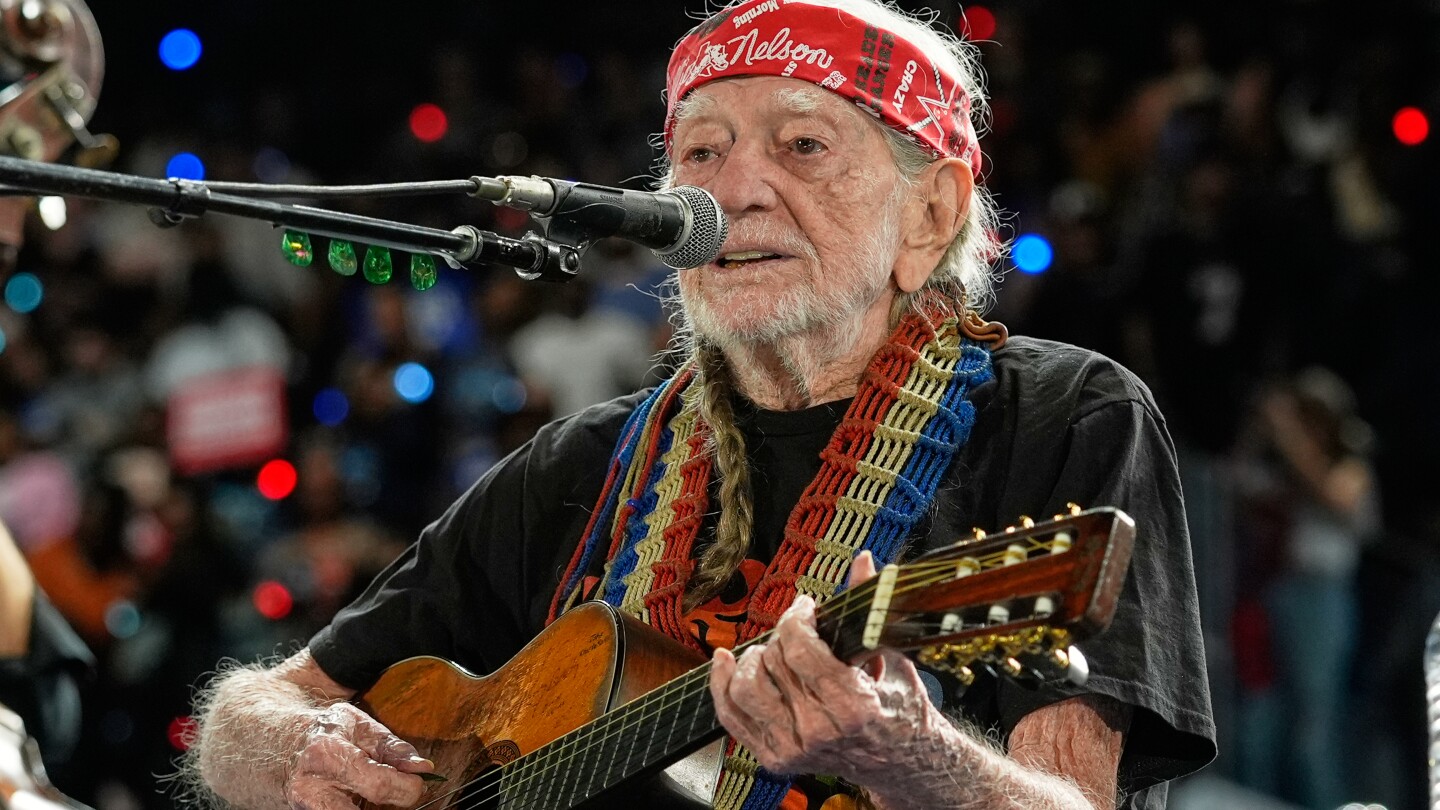 Willie Nelson keeps living the life he loves at 92. 'I'm not through with it yet'