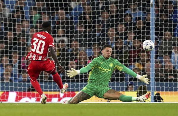 Alvarez bags brace as Manchester City beat Olayinka's Crvena Zvezda 3-1 in Champions  League opener - Pulse Sports Nigeria