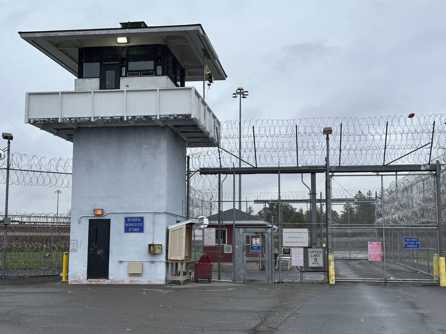 Former New York prison guard pleads guilty in connection with inmate's beating death