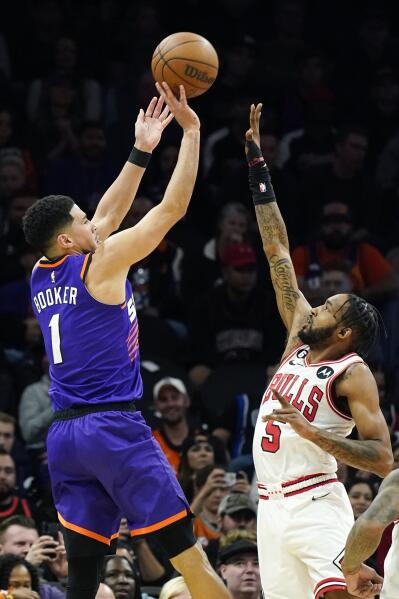 Devin Booker Scores 51 Points in 3 Quarters, Suns Rout Bulls