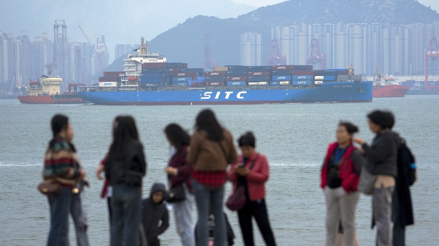Износът и вносът на Китай надвишава прогнозите за първите 2 месеца, сигнализирайки за подобряване на търсенето