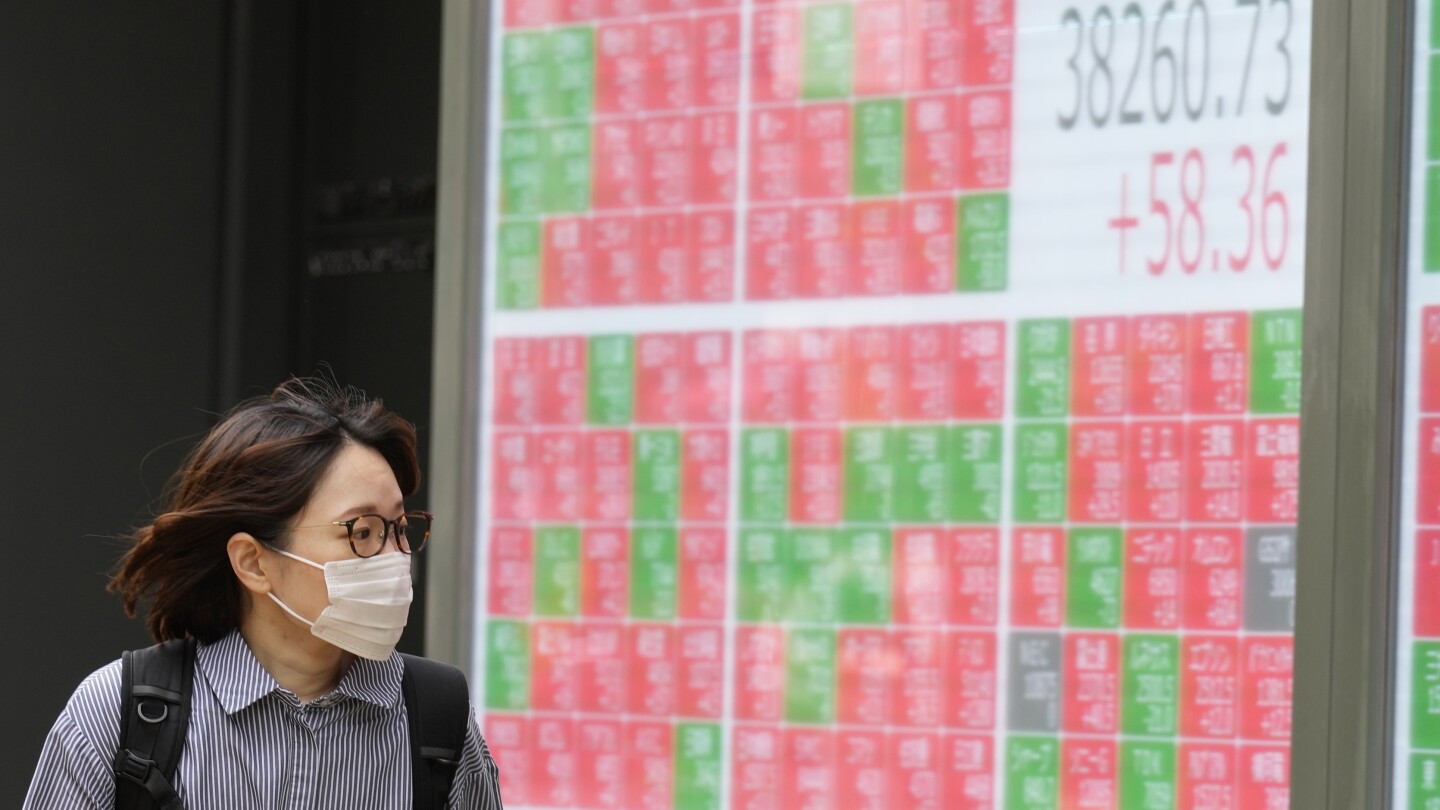 ХОНКОНГ AP — Азиатските акции бяха разнопосочни в четвъртък след