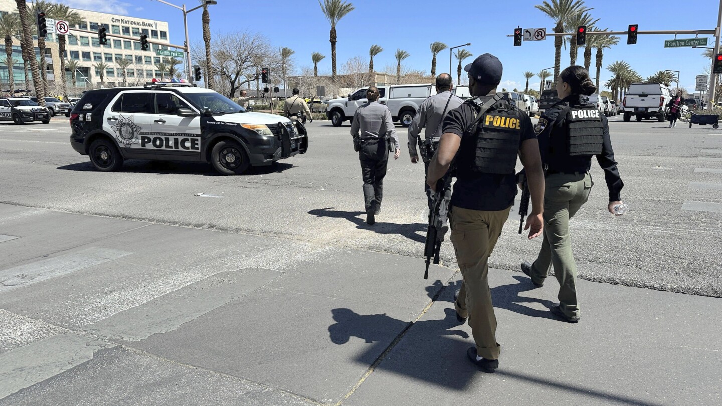 Las Vegas gunman kills 2 at law firm before committing suicide