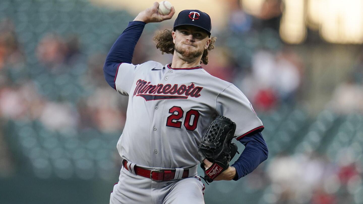 Chris Paddack reacts to contract extension with Twins