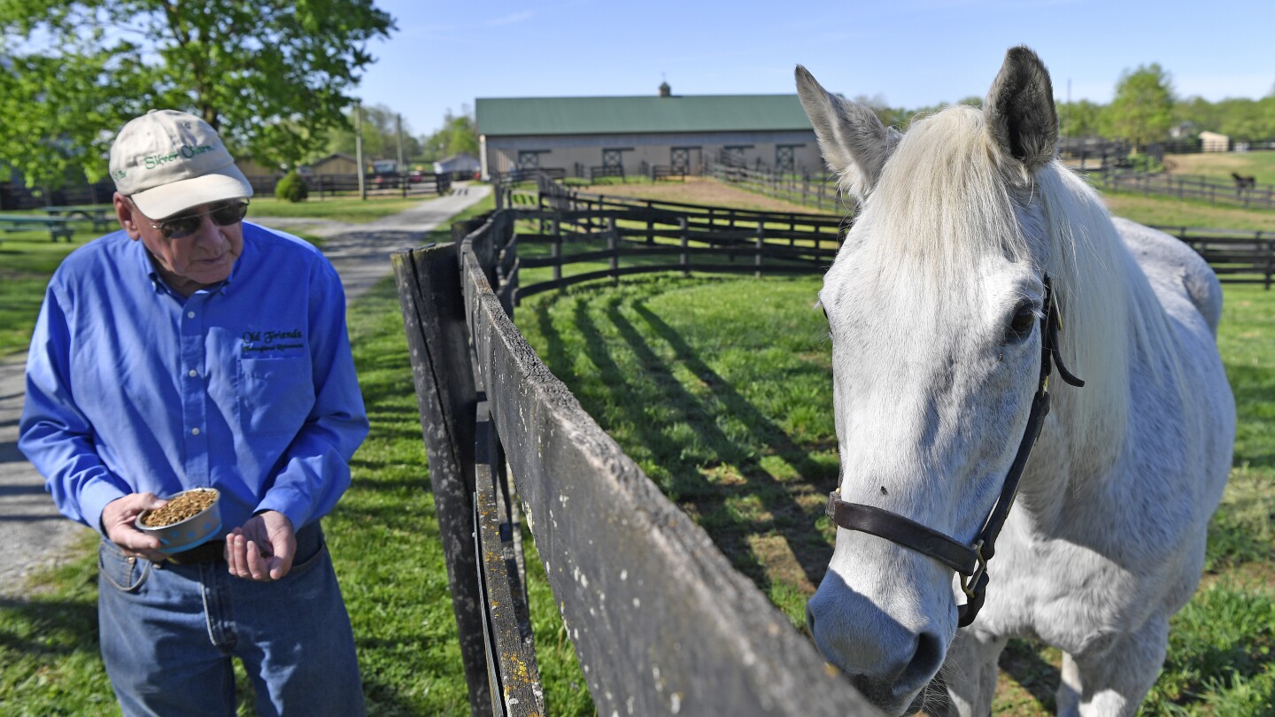 За бившия победител в Дарби Сребърен чар това е живот на свободното време и стари приятели във фермата за пенсионери в Кентъки