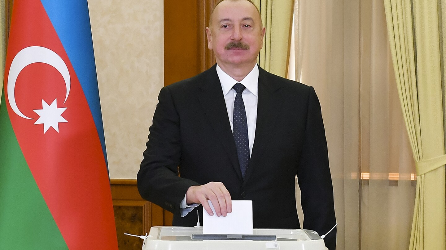 БАКУ, Азербайджан (AP) — Украинският и руският президент поздравиха азербайджанския