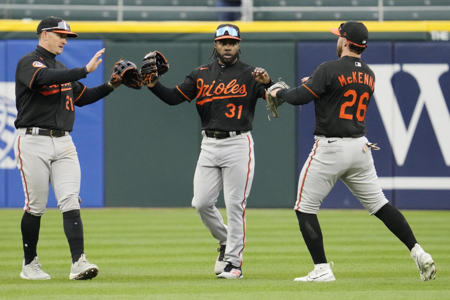 Jake Burger & Gavin Sheets homer, White Sox fall to Orioles in rubber match