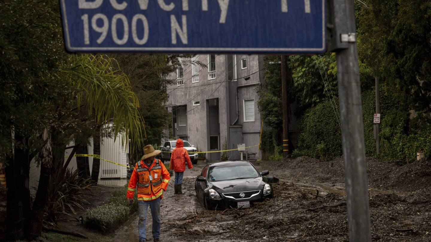 加州风暴最新消息：洛杉矶记录超过400起泥石流事件