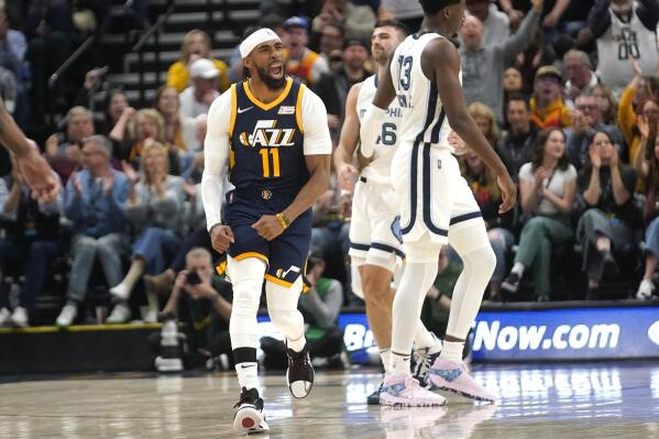 NBA: Memphis Grizzlies clinch play-offs place with big win over