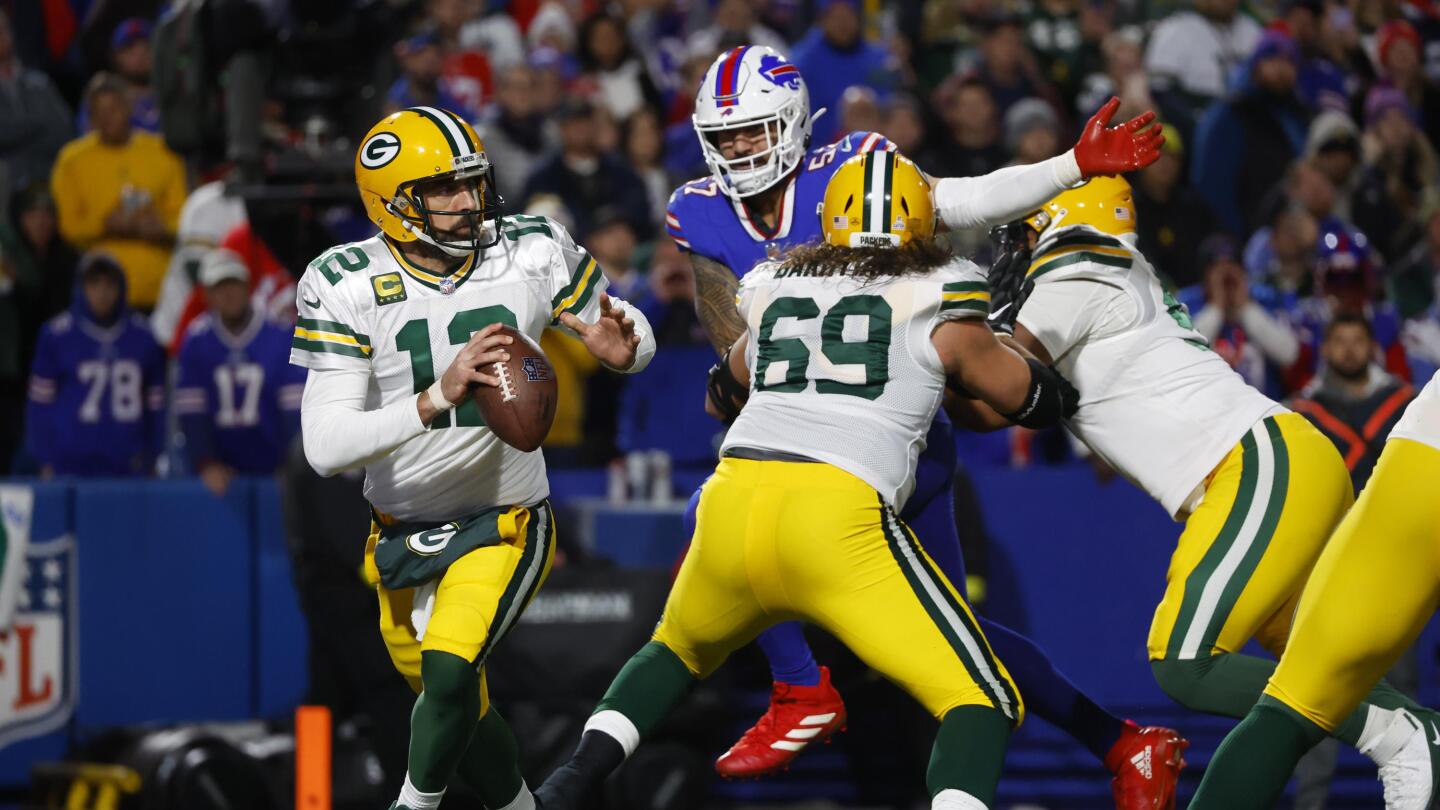 Packers: AJ Dillon's legs should add power to Packers' run game TUES