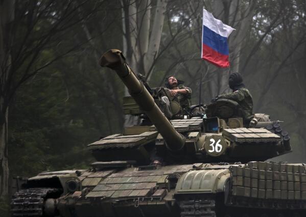 Pro-Moscow Rebels Fly Flag of 'New Russia' in Eastern Ukraine