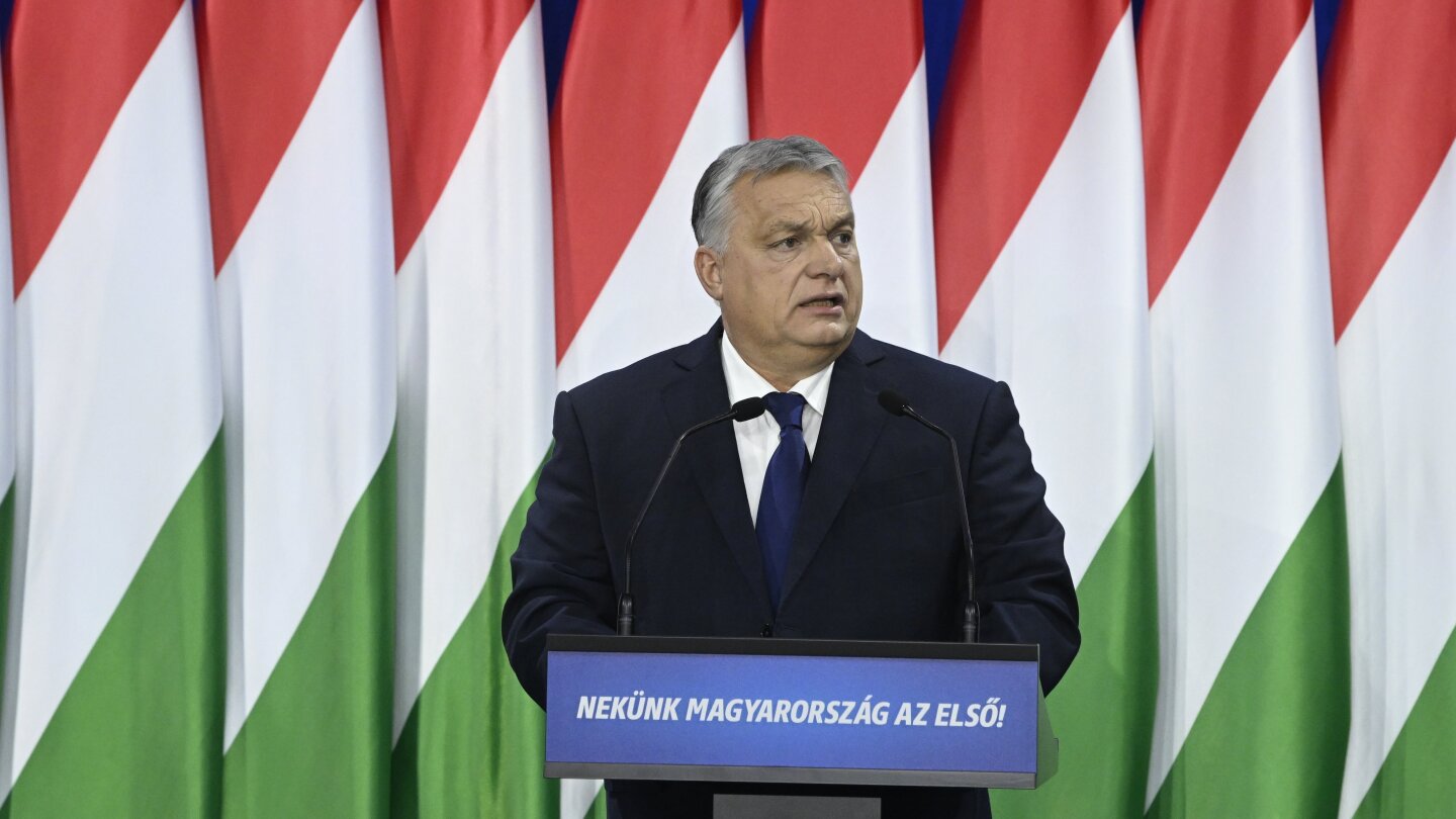 БУДАПЕЩА Унгария AP — Унгарският премиер Виктор Орбан се опита