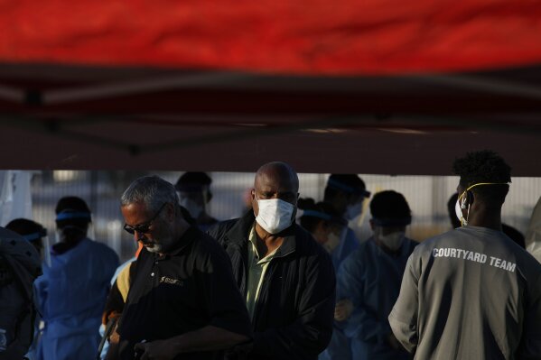 Las Vegas homeless placed in outdoor parking lot as 'temporary shelter' -  ABC News